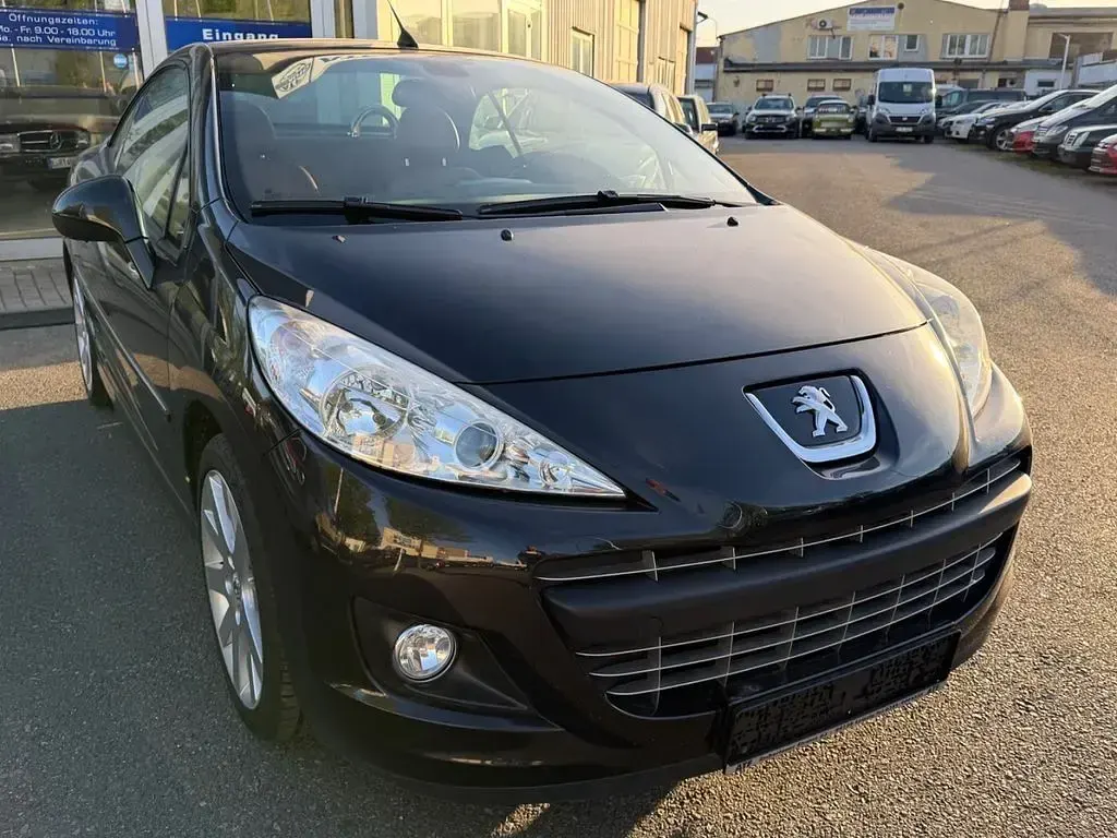 Gebraucht Peugeot 207 CC Allure 120 PS (88 kW) 2012 Schwarz Cabrio
