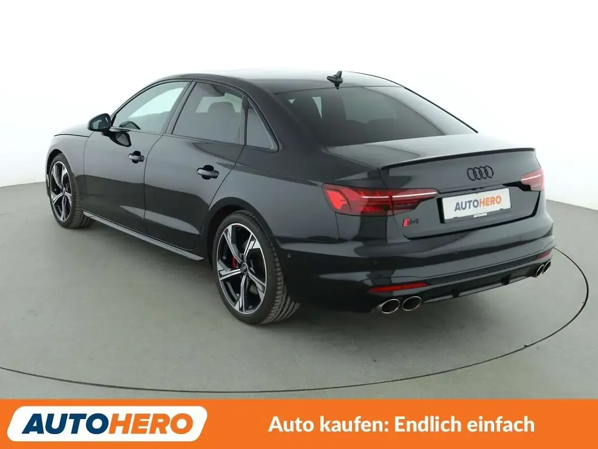 Gebraucht Audi S4 341 PS (250 kW) 2024 Mythosschwarz Limousine