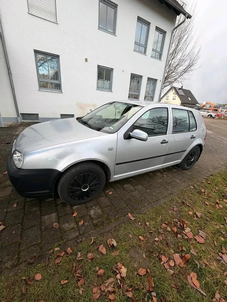 Gebraucht VW Golf IV 115 PS (84 kW) 2001 Silber Kleinwagen