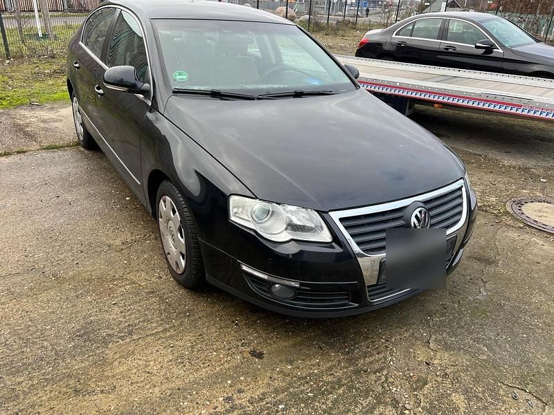 Schwarz Gebraucht 2005 VW Passat Limousine | 1.850 € (Superpreis) - Bild 1/4