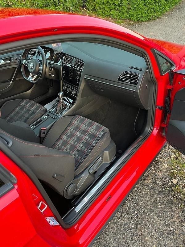 Gebraucht VW Golf GTI 230 PS (169 kW) 2017 Rot Coupé