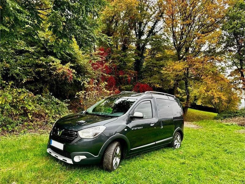 Blau Gebraucht 2020 Dacia Dokker Van | 12.990 € (Fairer Preis) - Bild 1/4