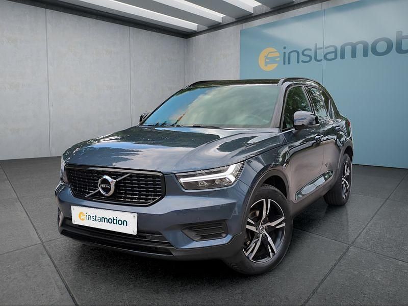 Blau Gebraucht 2022 Volvo XC40 SUV | 28.649 € (Etwas zu teuer) - Bild 1/2