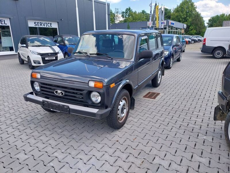 Grau Gebraucht 2019 Lada niva SUV | 18.990 € - Bild 1/4