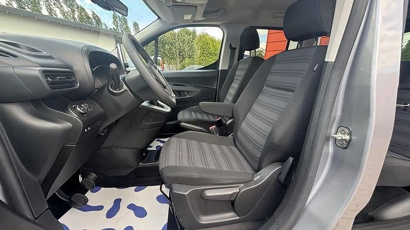 Gebraucht Opel Combo Life 110 PS (80 kW) 2019 Silber/grau Van / Kleinbus