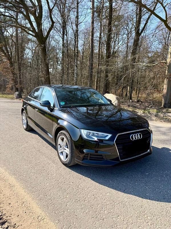 Gebraucht Audi A3 116 PS (85 kW) 2018 Schwarz Limousine