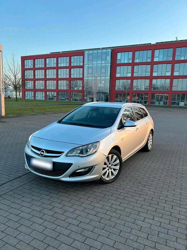 Gebraucht Opel Astra 165 PS (121 kW) 2015 Grau Kombi