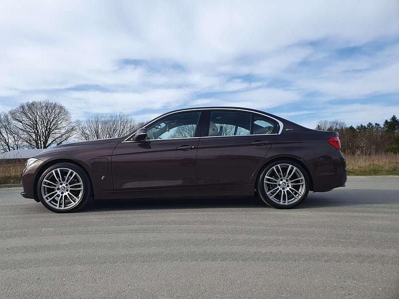 Gebraucht BMW 330e iPerformance 252 PS (185 kW) 2017 Braun Limousine