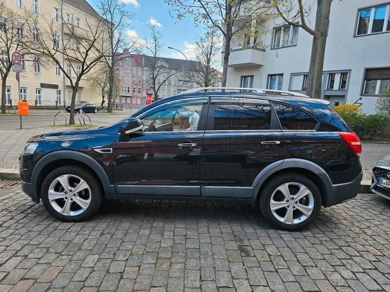 Schwarz Gebraucht 2013 Chevrolet Captiva SUV | 10.700 € (Fairer Preis) - Bild 1/4