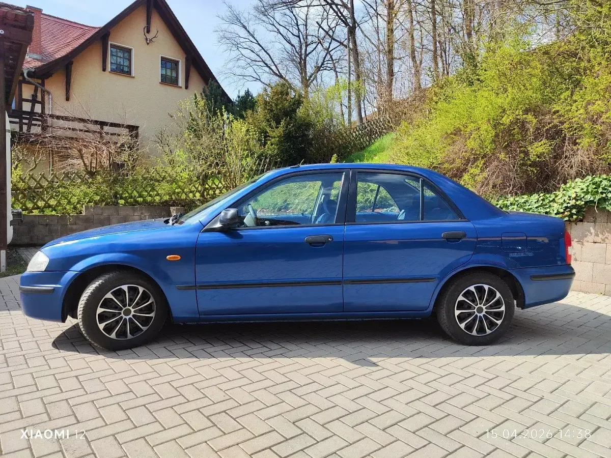 Gebraucht Mazda 323 88 PS (64 kW) 2000 Blau Limousine