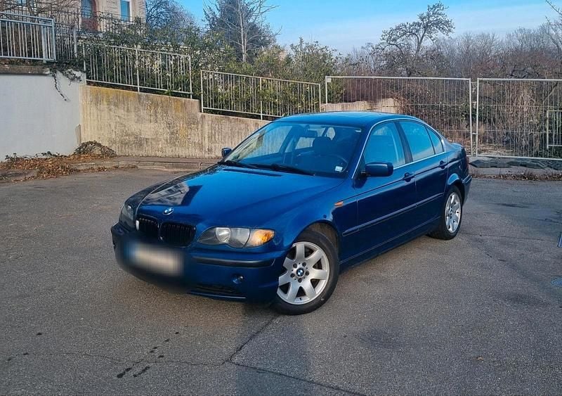 Gebraucht BMW 320 170 PS (125 kW) 2002 Blau Limousine