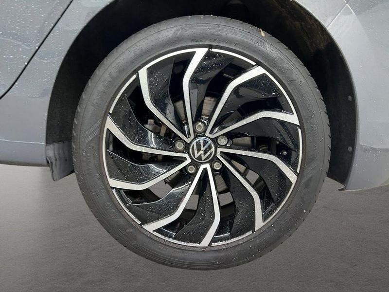 Gebraucht VW Golf VIII Style 150 PS (110 kW) 2022 Grau Limousine