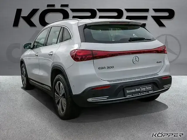Gebraucht Mercedes EQA300 Advanced Plus 167 kW (228 PS) 2025 Weiß SUV