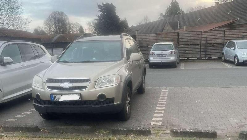 Gebraucht 2008 Chevrolet Captiva LS SUV | 4.700 € (Etwas zu teuer) - Bild 1/4