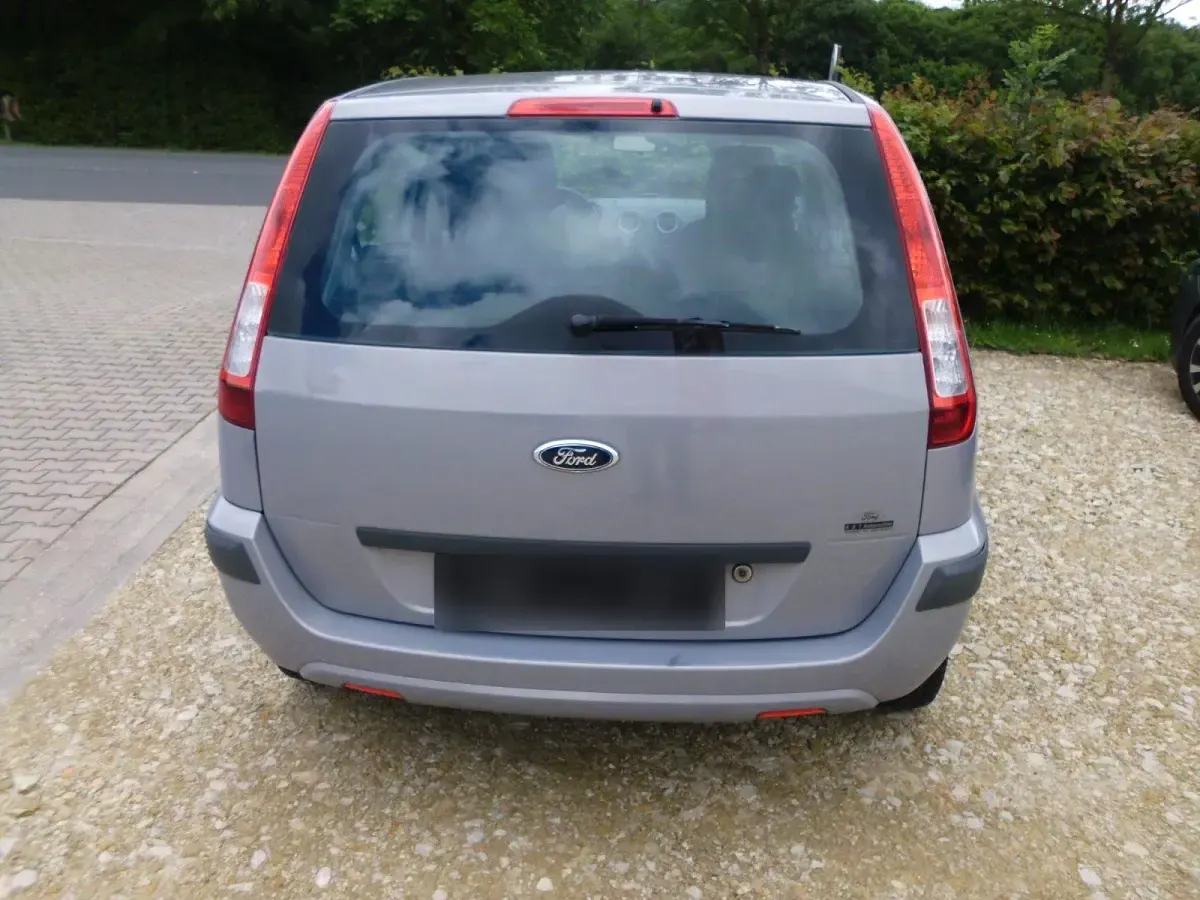 Gebraucht Ford Fusion 80 PS (58 kW) 2010 Grau Kleinwagen