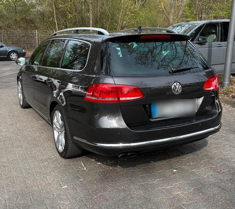 Gebraucht VW Passat 140 PS (102 kW) 2012 Grau Kombi