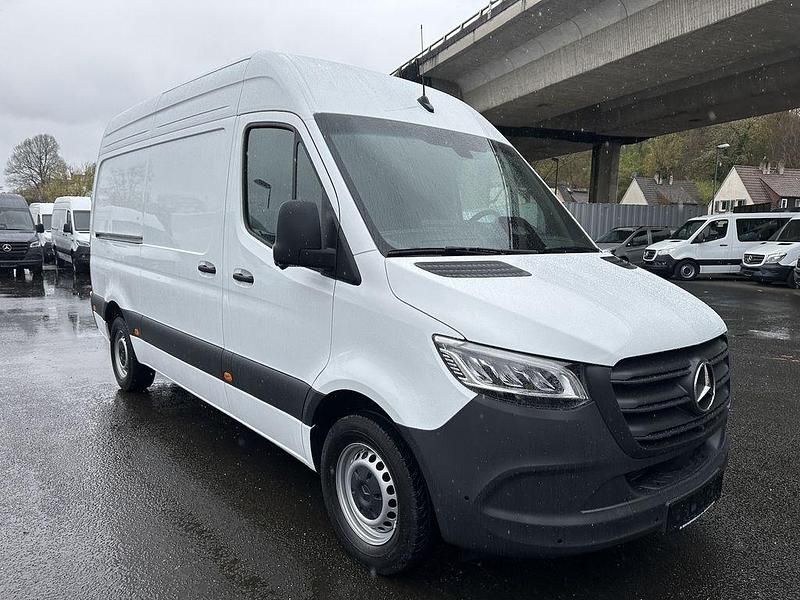 Gebraucht Mercedes Sprinter 170 PS (125 kW) 2025 Weiß Van