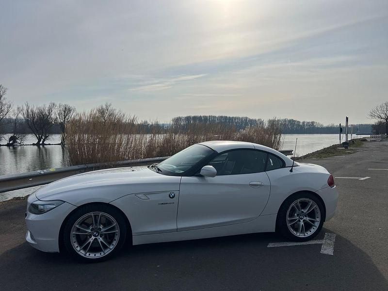 Weiß Gebraucht 2011 BMW Z4 Sport Line Cabrio | 19.900 € (Fairer Preis) - Bild 1/4