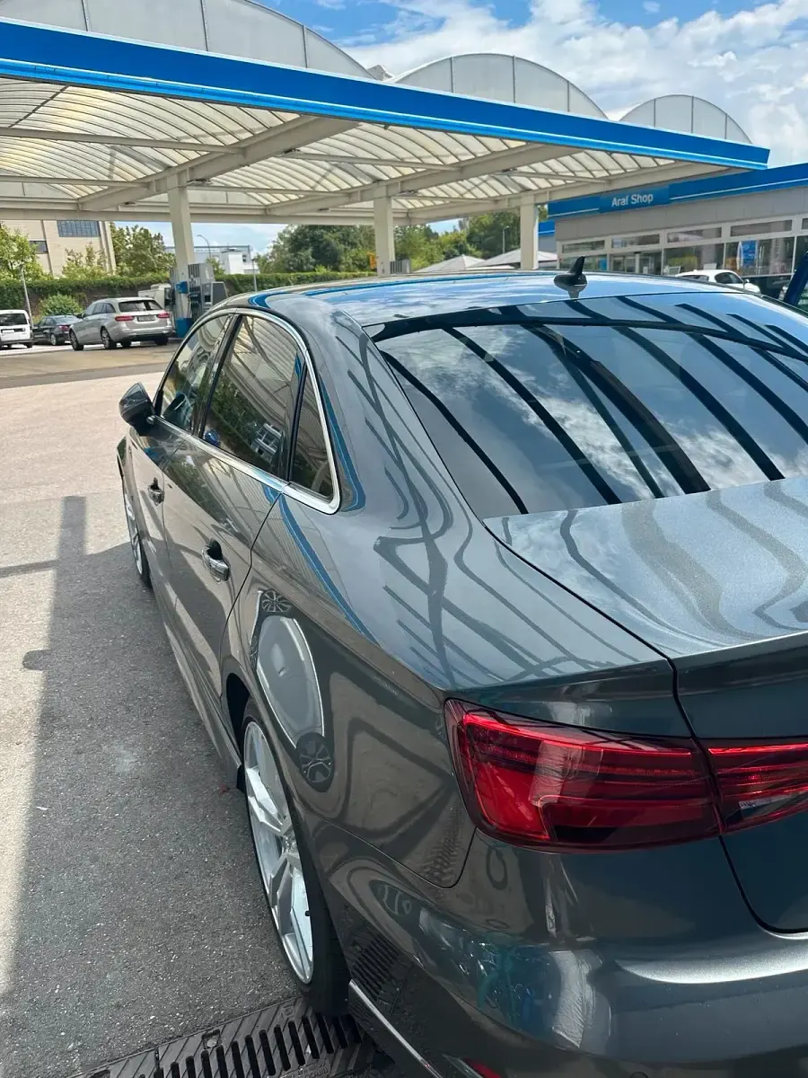 Gebraucht Audi A3 Ambiente 150 PS (110 kW) 2020 Grau Limousine