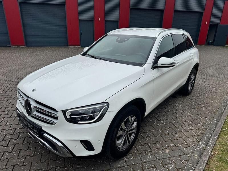 Weiß Gebraucht 2022 Mercedes GLC220 SUV | 31.900 € (Superpreis) - Bild 1/4