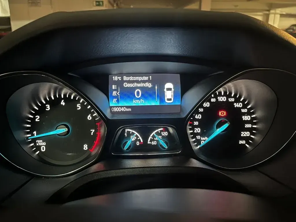 Używany Ford Focus Titanium 125 KM (91 kW) 2018 Czarny Sedan/Limuzyna