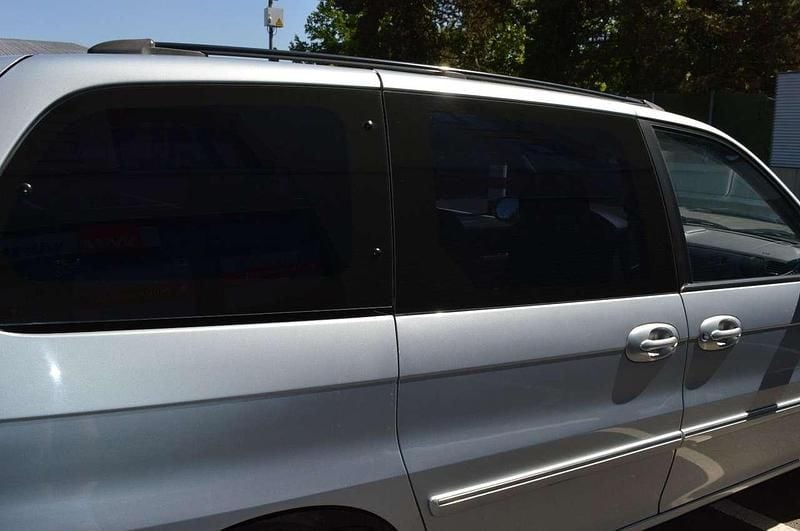 Gebraucht Kia Carnival LX 144 PS (105 kW) 2002 Silber Van / Kleinbus