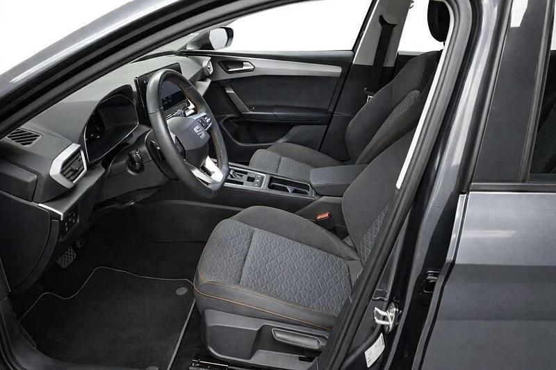 Gebraucht Seat Leon FR-Line 204 PS (150 kW) 2023 Magnetic tech metallic Limousine