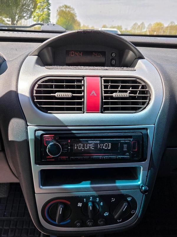 Second-hand Opel Combo 78 CP (57 kW) 2001 Albastru Monovolum