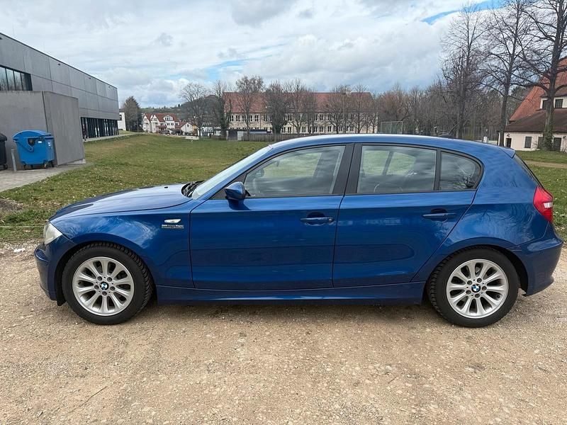 Gebraucht BMW 116 122 PS (89 kW) 2009 Blau Kleinwagen