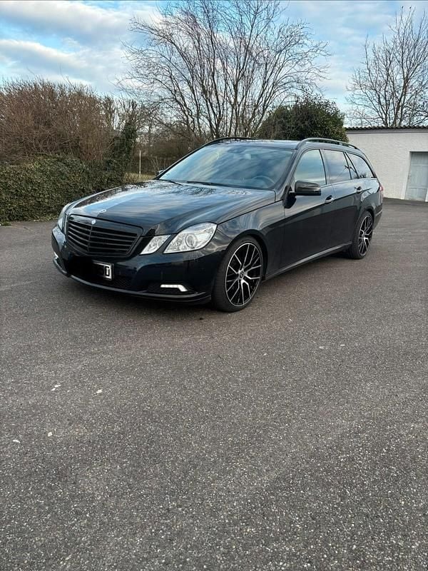 Gebraucht Mercedes E350 231 PS (169 kW) 2009 Schwarz Kombi