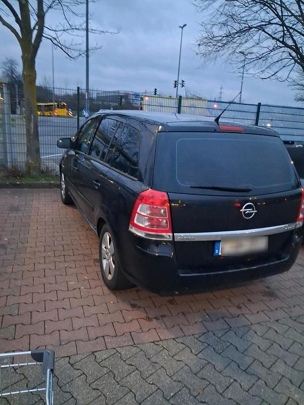 Schwarz Gebraucht 2009 Opel Zafira Van / Kleinbus | 4.500 € (Etwas zu teuer) - Bild 1/4