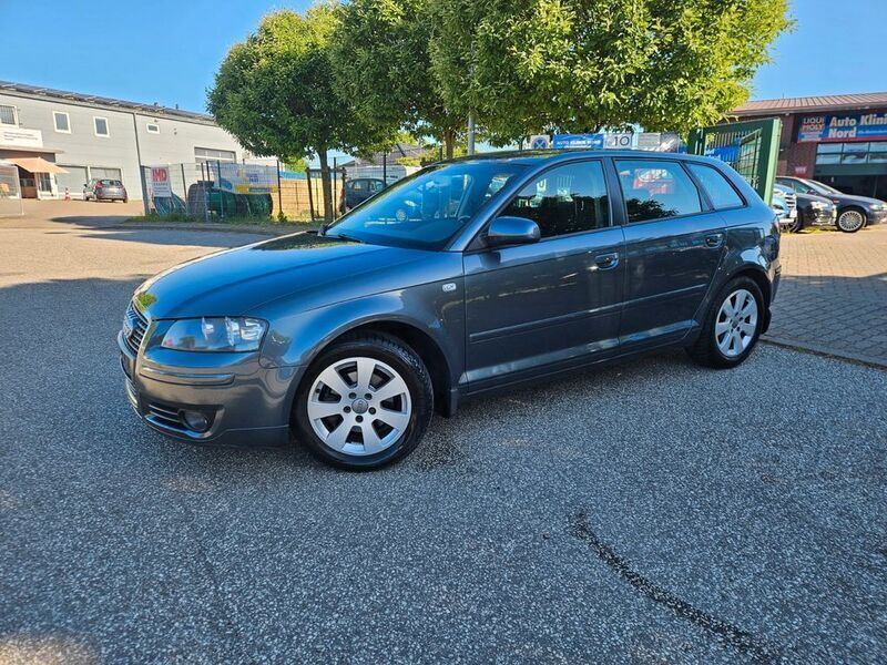 Grau Gebraucht 2004 Audi A3 Sportback Ambition Limousine | 2.999 € - Bild 1/4