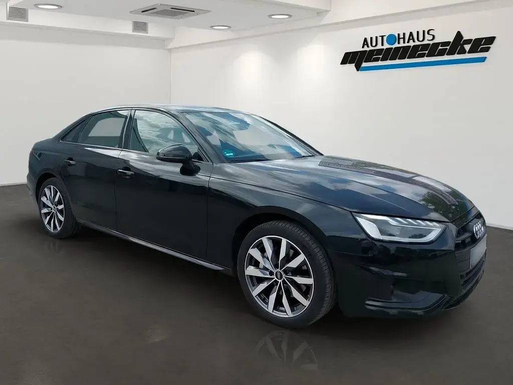 Gebraucht Audi A4 Advanced 204 PS (150 kW) 2021 Mythosschwarz Limousine