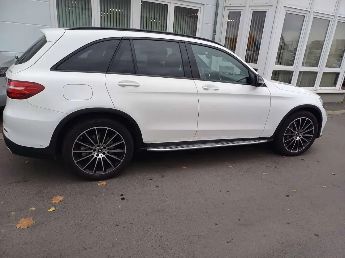 Gebraucht Mercedes GLC250 AMG line 211 PS (155 kW) 2018 Weiß SUV