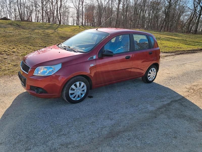 Używany Chevrolet Aveo 101 KM (74 kW) 2009 Czerwony Hatchback
