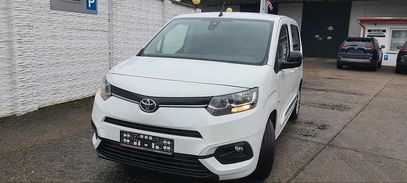 Gebraucht Toyota Proace Verso City 131 PS (96 kW) 2022 Weiß Kombi