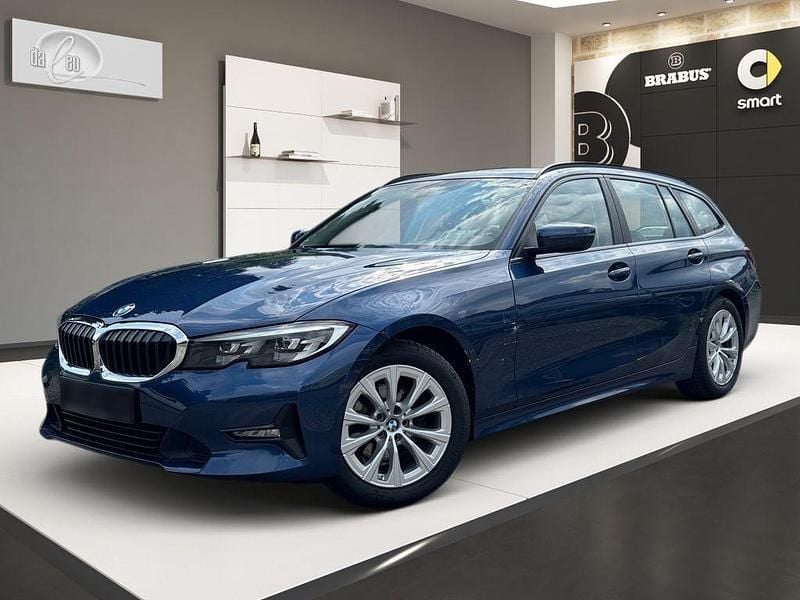 Blau Gebraucht 2022 BMW 320 Advantage Limousine | 22.988 € (Superpreis) - Bild 1/4