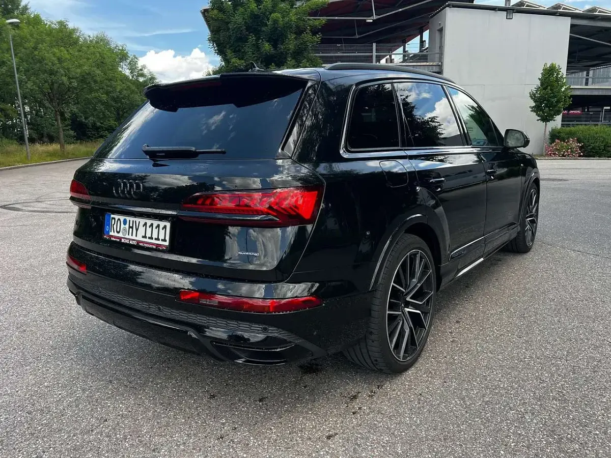 Gebraucht Audi Q7 Competition 286 PS (210 kW) 2023 Mythosschwarz metallic SUV