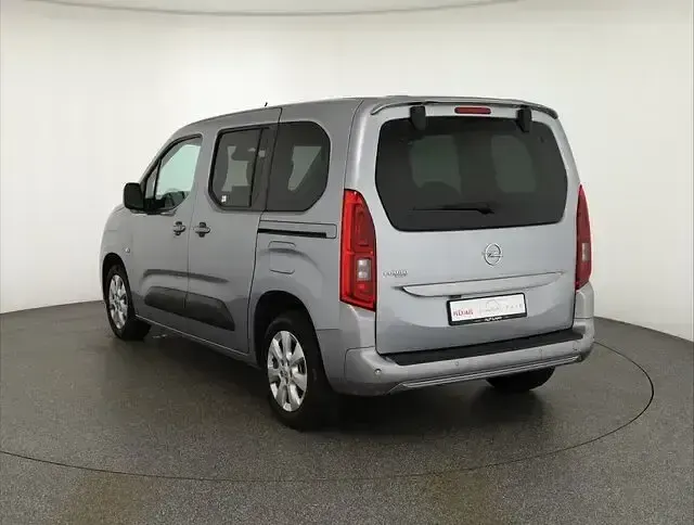 Używany Opel Combo Elegance 131 KM (96 kW) 2021 Szary Minivan