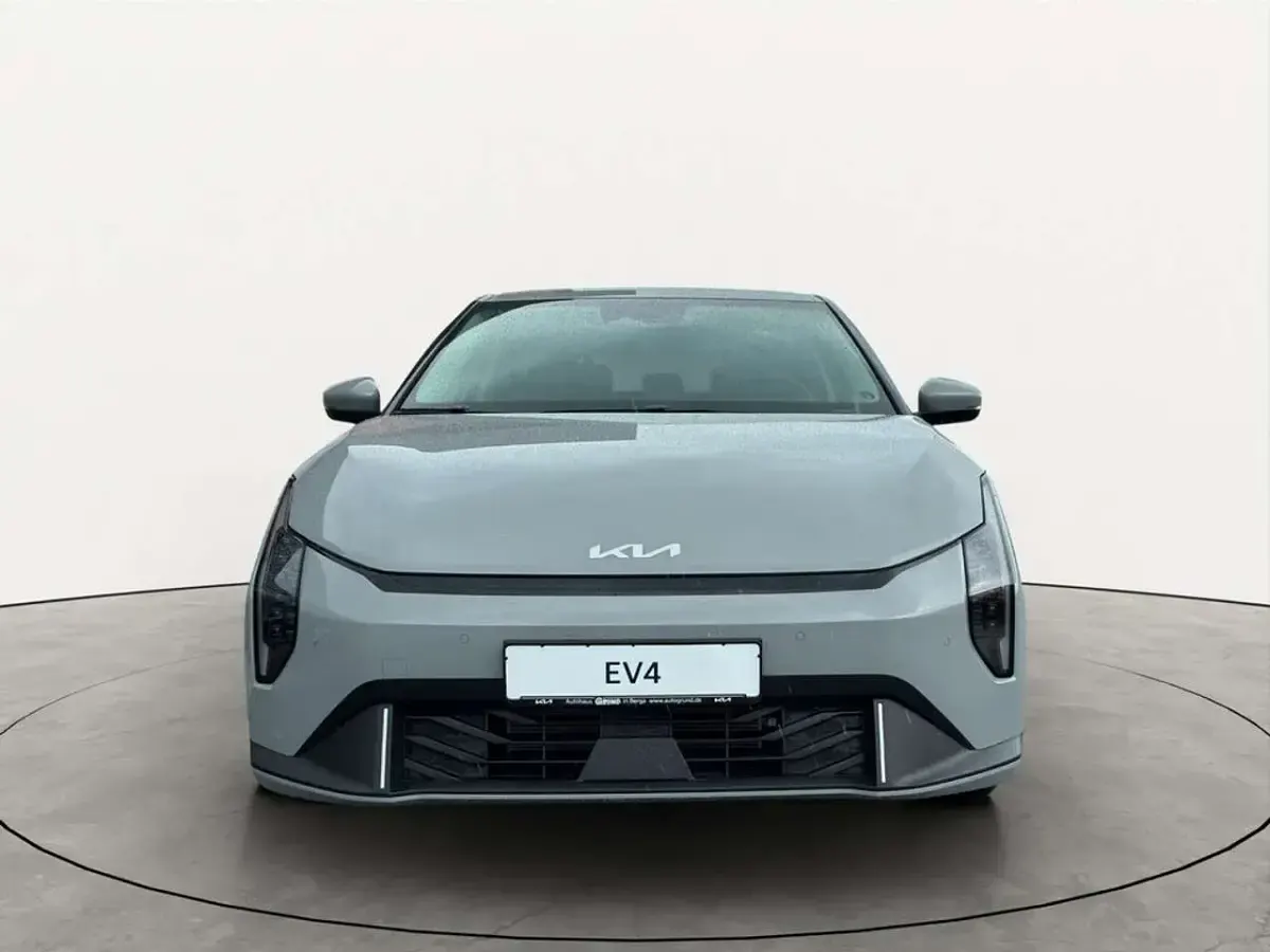 Neu Kia EV4 Earth 150 kW (204 PS) 2026 Grau Limousine