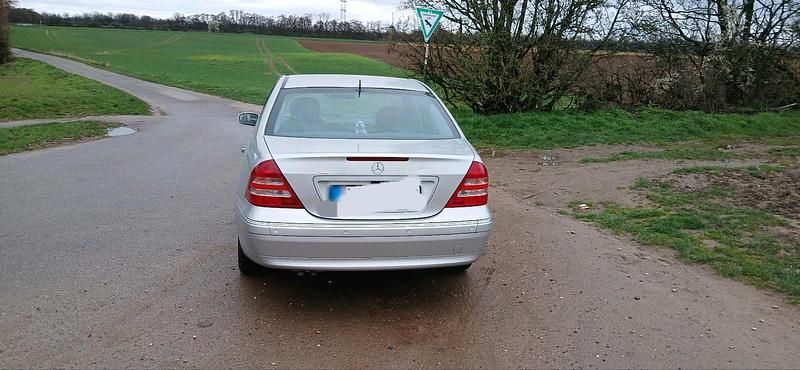 Gebraucht Mercedes C240 Elegance 170 PS (125 kW) 2001 Silber Limousine