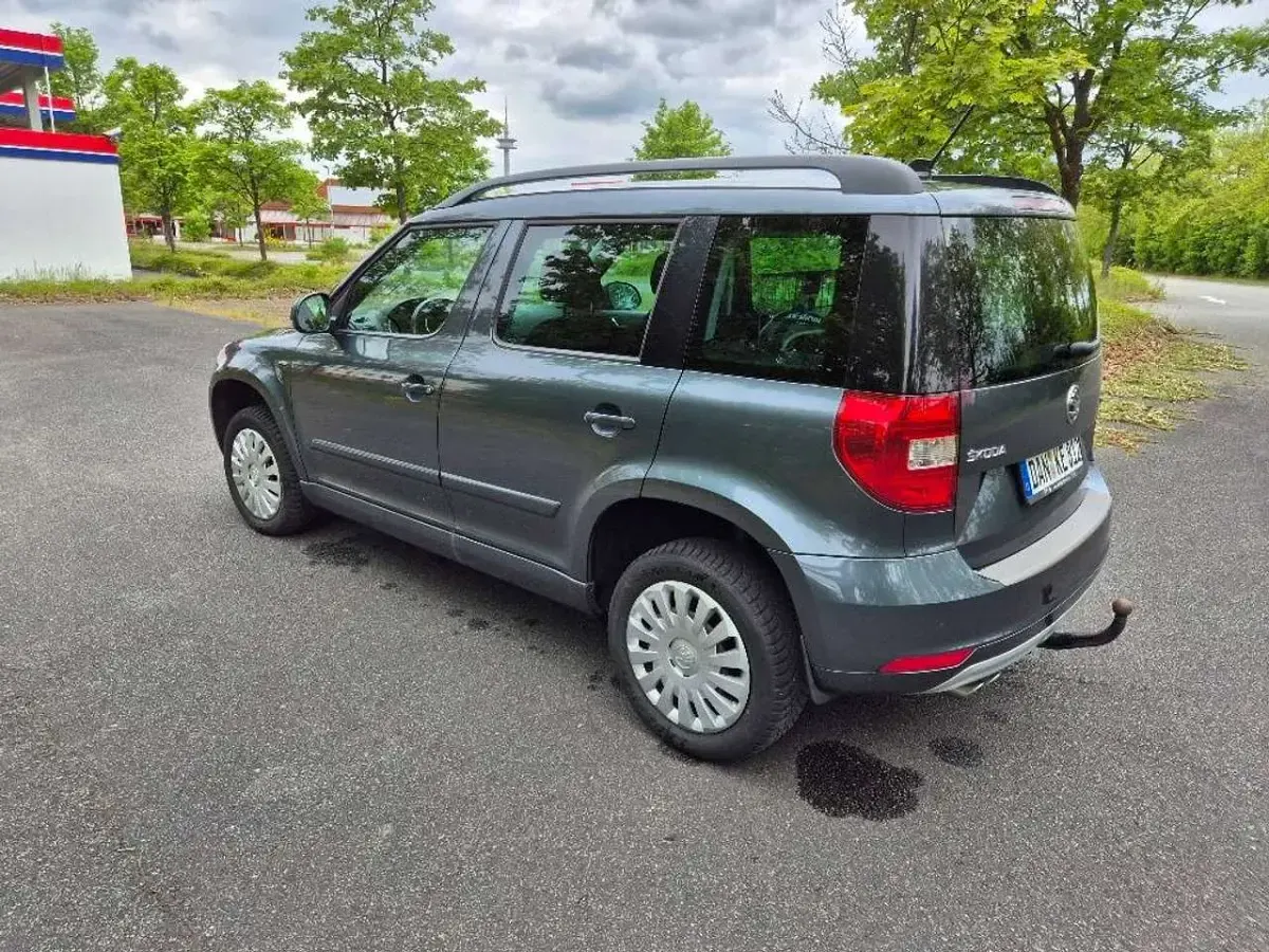 Gebraucht Skoda Yeti Joy 150 PS (110 kW) 2016 Grau SUV