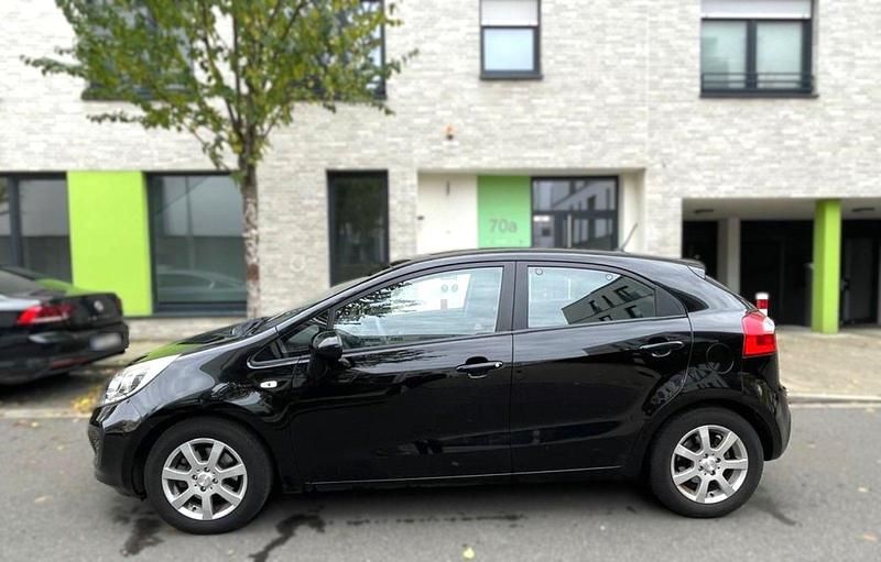 Gebraucht Kia Rio Edition 7 109 PS (80 kW) 2012 Schwarz Kleinwagen
