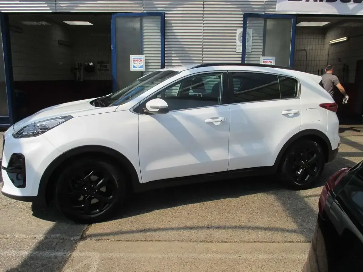 Gebraucht Kia Sportage 136 PS (100 kW) 2021 Deluxe white SUV