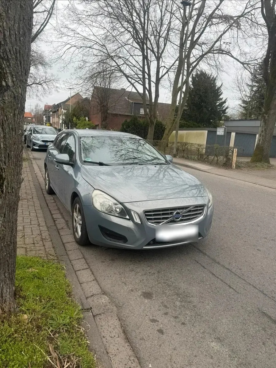 Second-hand Volvo V60 210 CP (154 kW) 2011 Albastru Break