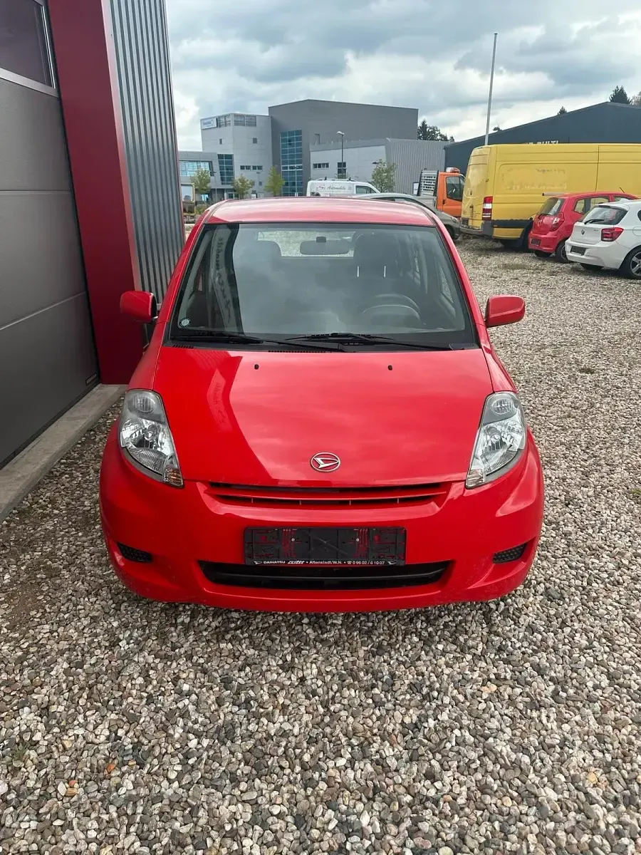 Gebraucht Daihatsu Sirion 69 PS (50 kW) 2009 Rot Kleinwagen