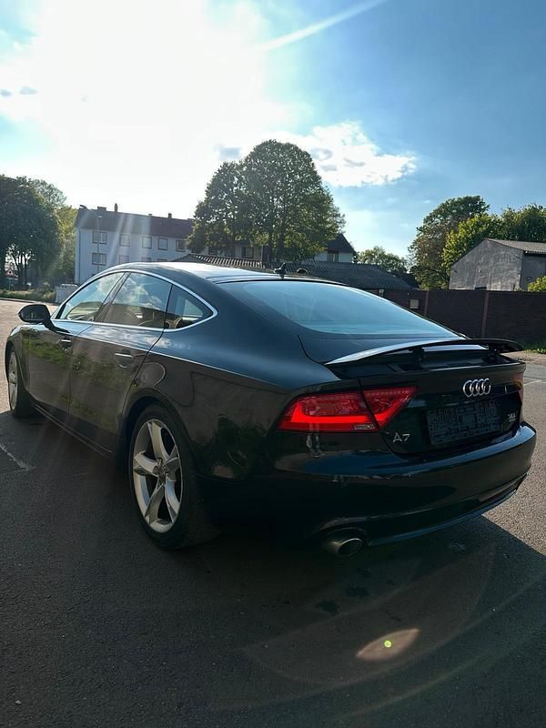 Blau Gebraucht 2011 Audi A7 Comfort Kleinwagen | 14.199 € (Guter Preis) - Bild 1/4