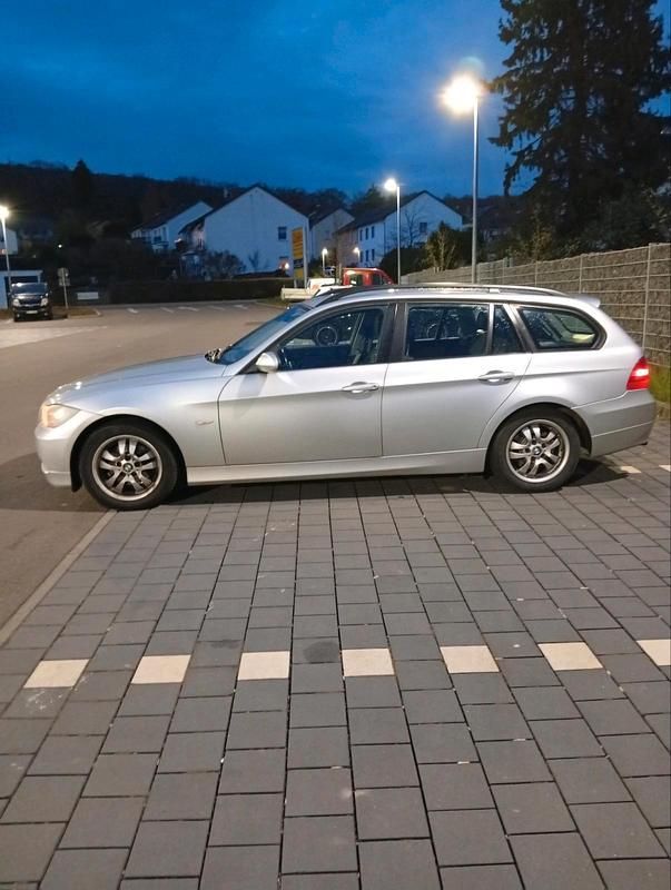 Gebraucht BMW 320 150 PS (110 kW) 2007 Silber Kombi