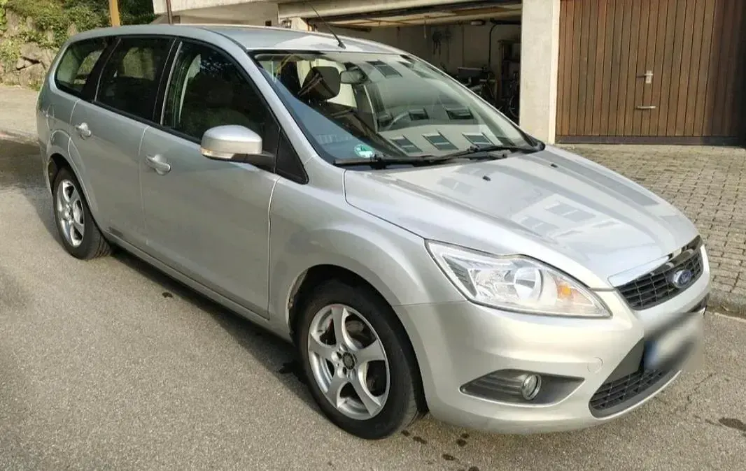 Gebraucht Ford Focus 101 PS (74 kW) 2009 Kombi