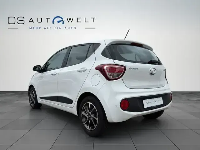 Gebraucht Hyundai i10 Style 87 PS (63 kW) 2019 Weiß Kleinwagen